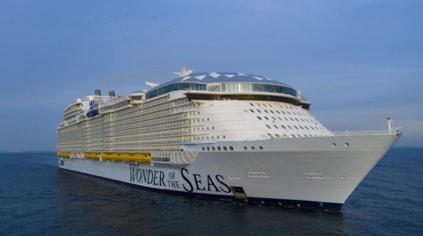 Dünyanın en büyük yolcu gemisi Wonder of the Seas ilk seferine çıktı! Titanic'ten 5 kat daha ağır