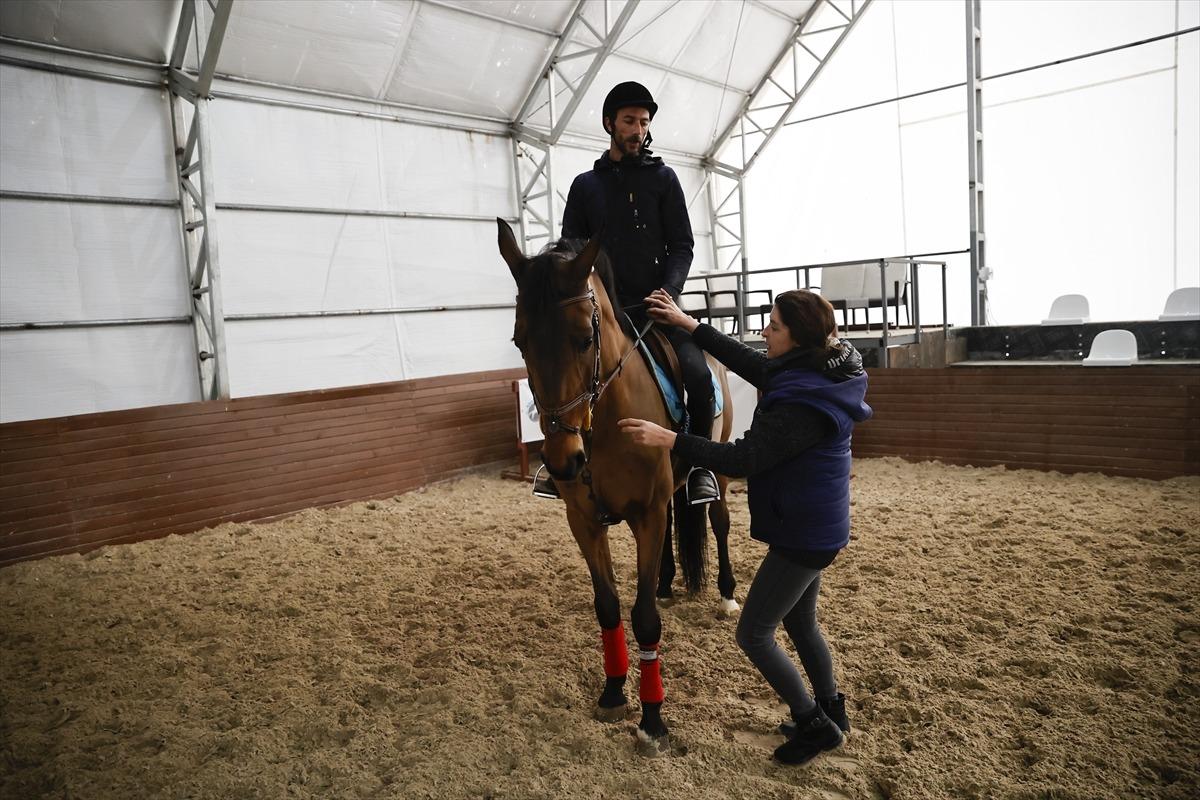 Bu spor tesisinde yer alan işletmelerin t&uuml;m y&ouml;neticileri kadın