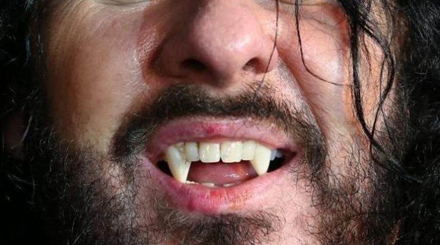 Kızını canlı canlı yedi