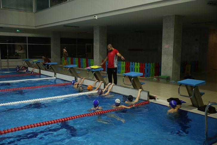 MS'i yenmek için 9 yaşında yüzmeye başlayan kadın, sporcu yetiştiriyor G5