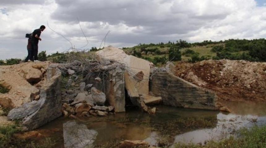 Bu kez köy yollarını kapattılar