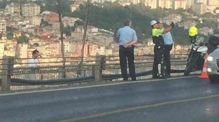 O polis 'selfie' çekmemiş, durumu göstermek istemiş
