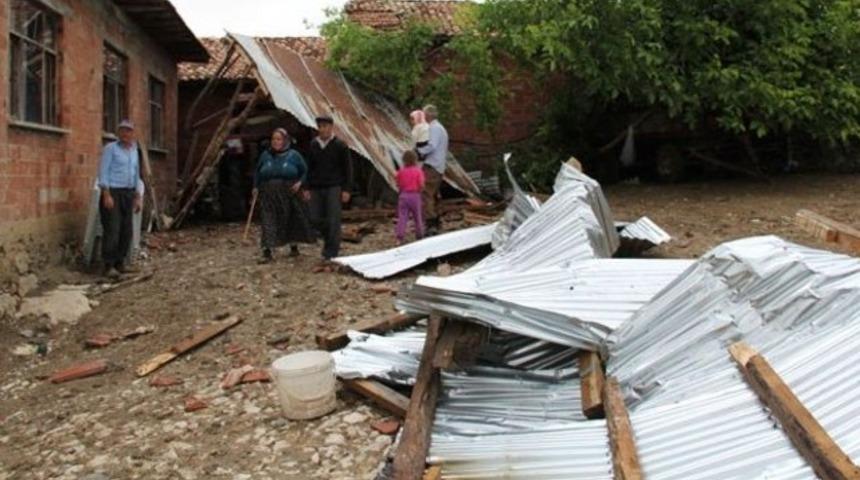 Meteoroloji uyardı: R&uuml;zgar can aldı