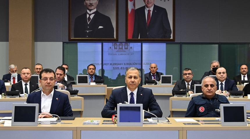 İstanbul'da karla mücadele hazırlığı! Vali Yerlikaya ve İBB Başkanı İmamoğlu bir araya geldi