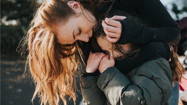 Ukrayna nın işgali: Ruh sağlığımızı nasıl korumalı, çocuklarımıza savaşı nasıl anlatmalıyız? 3
