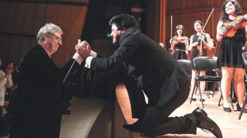 4 bin &ccedil;ocuk m&uuml;zikle &lsquo;barış&rsquo;tı!