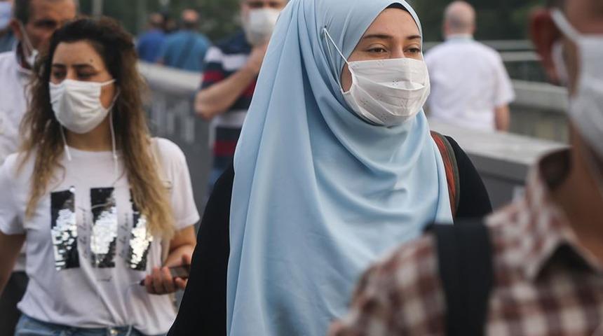 Koronavirüs salgınının sonu için 'yaz' aylarını işaret etti! Maskelerden tamamen kurtuluyoruz