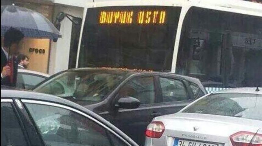 Otobüste ‘Büyük Usta’ yazısı