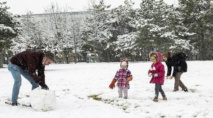 17 Mart Perşembe okullar tatil mi? Kar tatili olan il ve ilçeler hangileri? Hangi illerde okullar tatil edildi? 17 Mart 2022 Perşembe