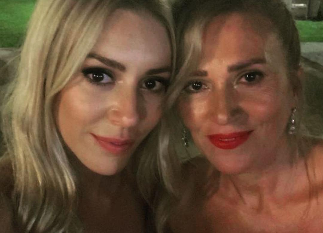 Sinem Kobal'ın annesi tarz değiştirdi! G&ouml;renler hayran kaldı 