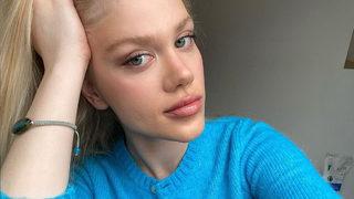 Serel Yereli'den yeni paylaşım! Seksi iç çamaşırı ve jartiyeriyle poz verdi 