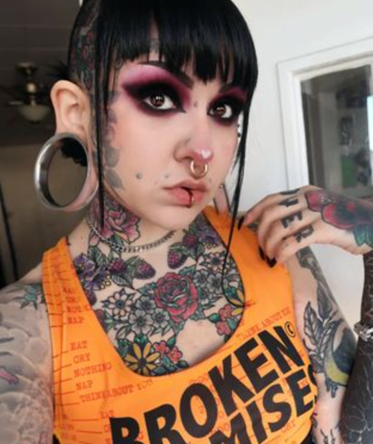 Dünyanın en büyük kulak memesine sahip olmak istedi! Görüntüsüyle herkesi şaşkına çevirdi G5