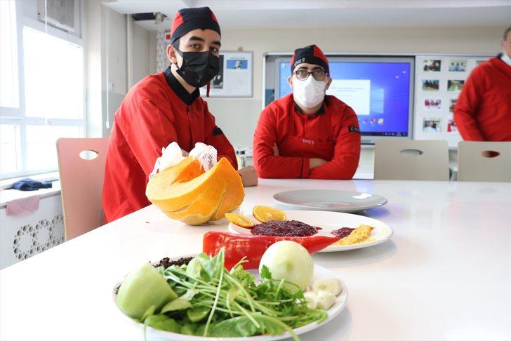 Sebze meyve atıkları "özel eller"de yemek ve tatlıya dönüşüyor G1