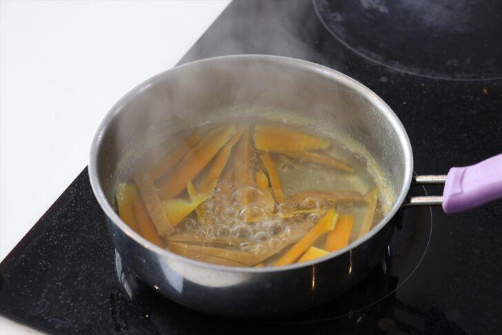 Sebze meyve atıkları "özel eller"de yemek ve tatlıya dönüşüyor G2