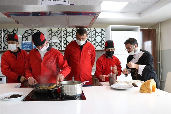 Sebze meyve atıkları "özel eller"de yemek ve tatlıya dönüşüyor G5