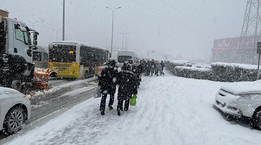 Son dakika... İstanbul'a kar sağanakları geliyor! Vali Yerlikaya'dan yeni uyarı