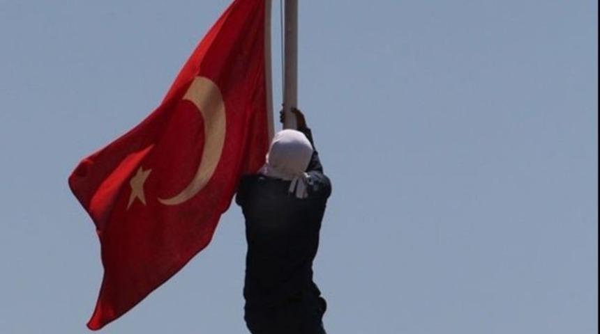 Savcılık bayrak soruşturması başlattı