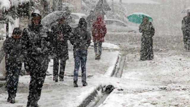 Okullar tatil mi? İstanbul'da yarın okullar tatil mi? 10 Mart yarın okullar tatil mi?