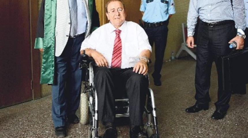 'Ahmet Özal babasını öldüreni açıklasın'