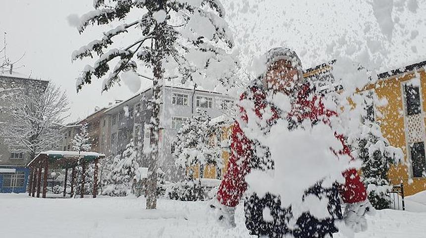 Valilikler peş peşe duyurdu! 10 Mart'ta hangi illerde okullar tatil?