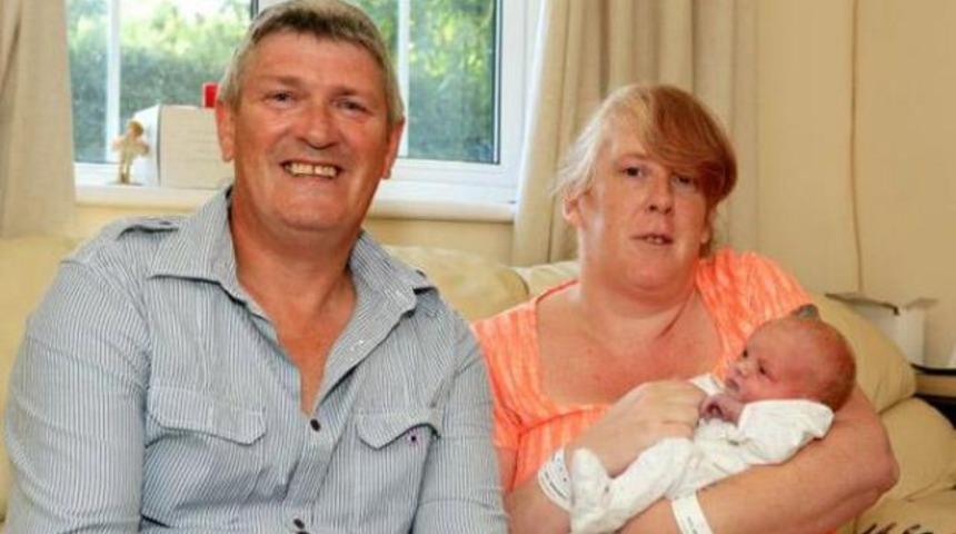 Karın ağrısı sandı, doğurdu