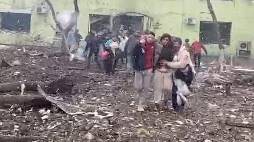 Mariupol'daki çocuk hastanesi saldırısı için Zelenskiy "savaş suçu" dedi