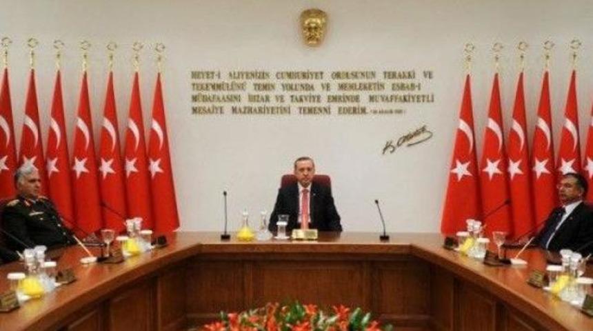 Kuvvet komutanları ‘emekli’ edilecek