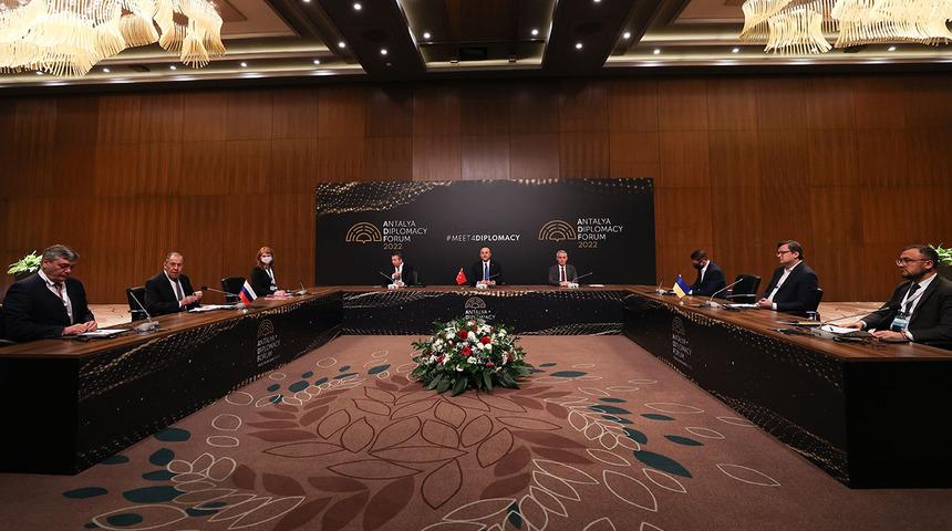 Dışişleri Bakanı Mevlüt Çavuşoğlu açıkladı! Antalya zirvesinde gerginlik oldu mu?