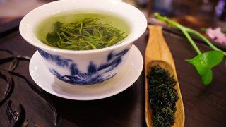 Hem fiziksel hem mental sağlık sorunlarınıza yardım edecek en iyi yeşil çaylar
