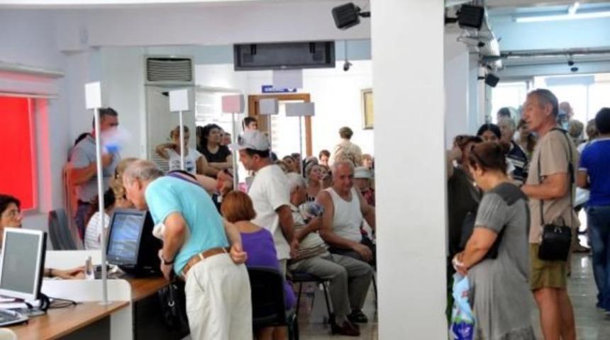 Yazlık&ccedil;ılar, se&ccedil;im i&ccedil;in n&uuml;fus m&uuml;d&uuml;rl&uuml;ğ&uuml;ne akın etti