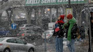 Bakan Karaismailoğlu Sıkıntılı gözüküyor diyerek saat verdi