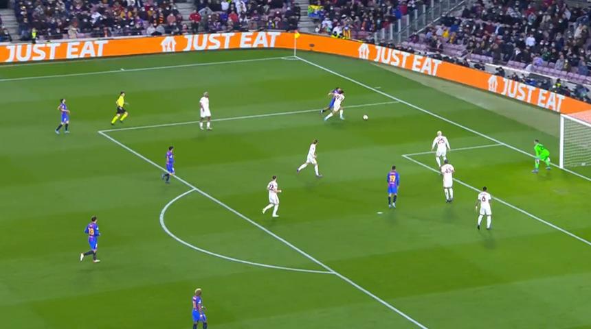 Son dakika: Barcelona-Galatasaray maçında ilginç anlar! ''Dönme dönme...''