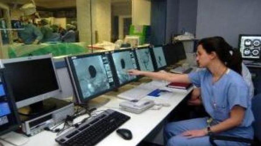 Aort diseksiyonu &ouml;ld&uuml;r&uuml;yor