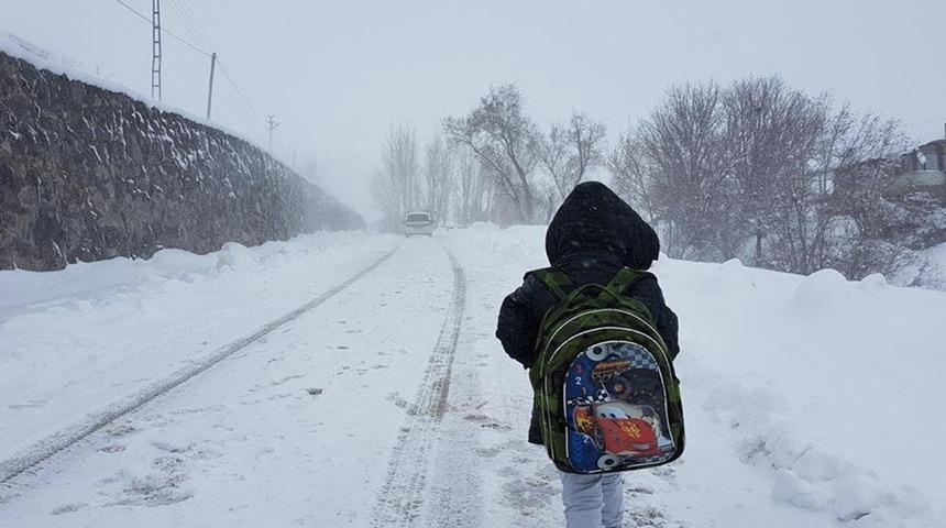 11 Mart Cuma okullar tatil mi? Kar tatili olan il ve ilçeler hangileri? Hangi illerde okullar tatil edildi? 11 Mart 2022 Cuma