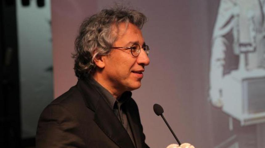 Can D&uuml;ndar işten &ccedil;ıkarıldı