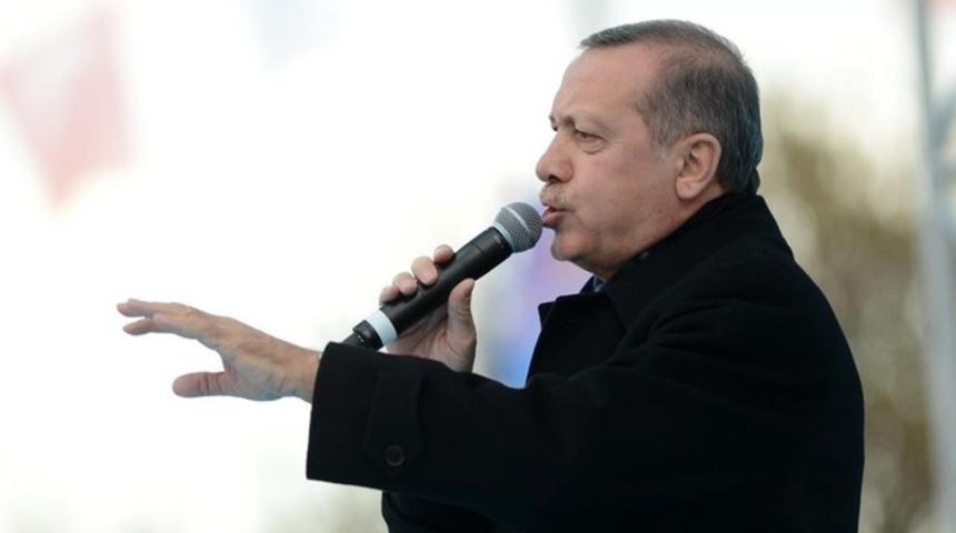 Erdoğan: AK Partili gençlerin elinde taş, sopa değil tablet bilgisayar var