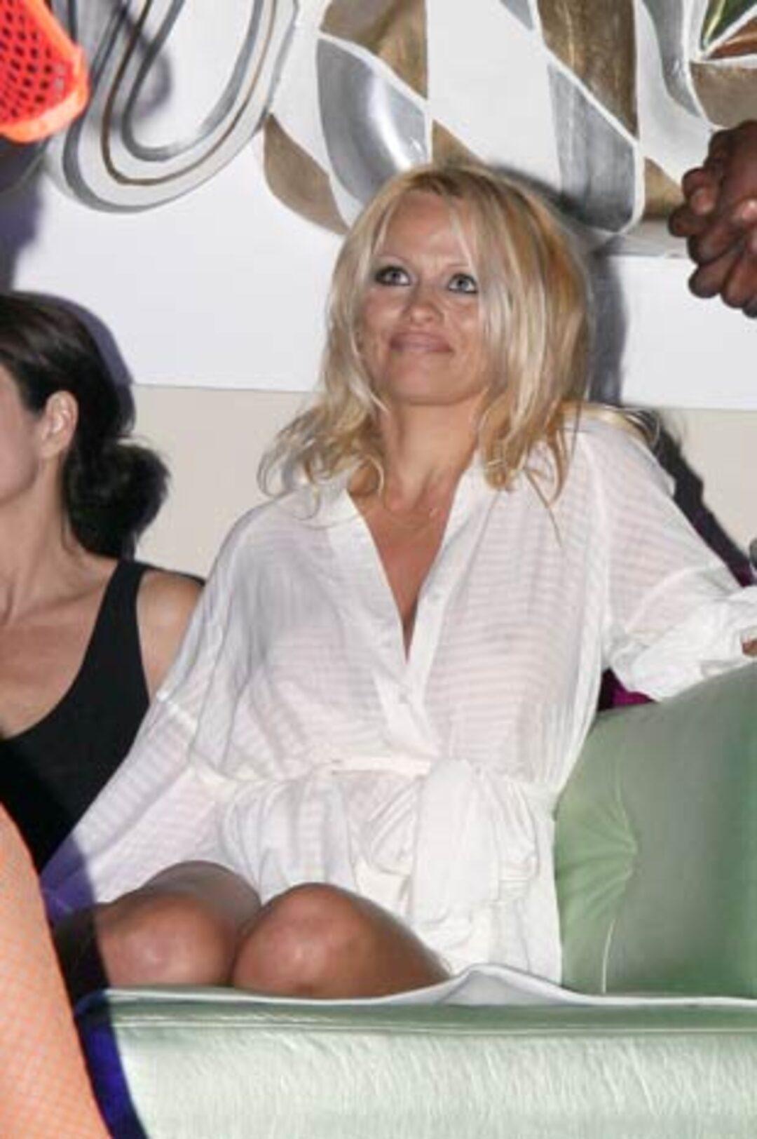 Pam anderson braless