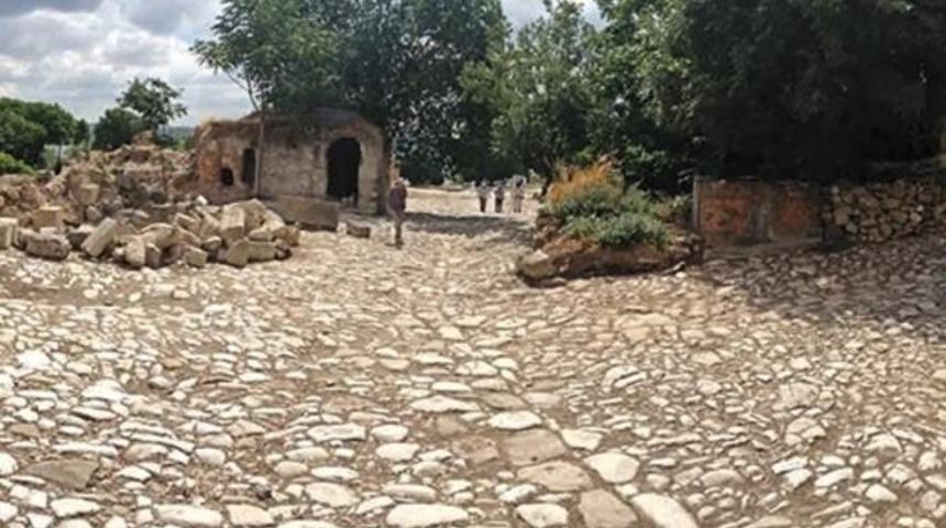 Bathonea Antik Kenti'ne TOKİ evleri