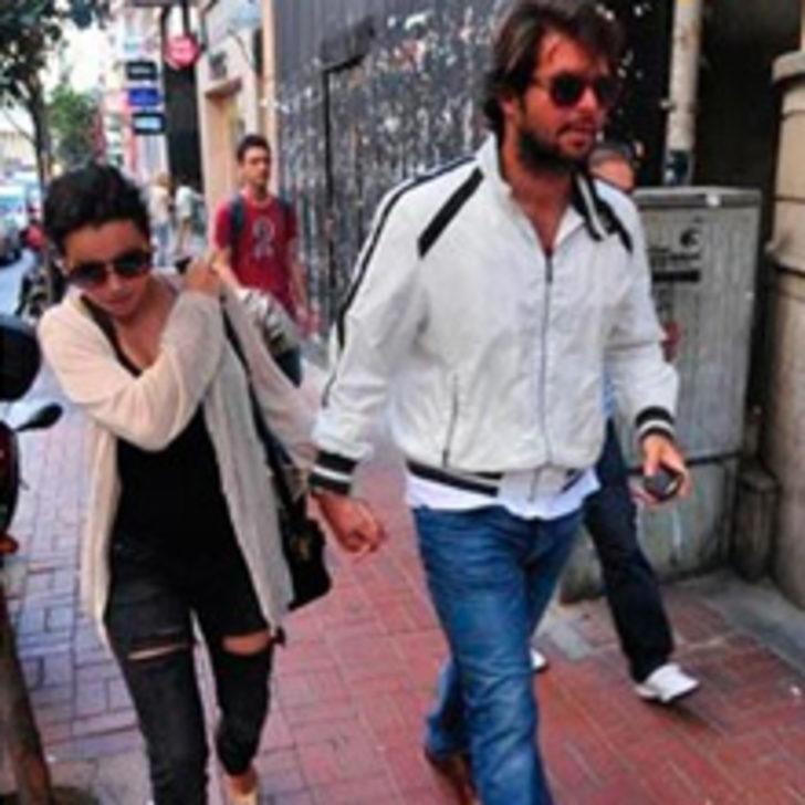 Elini Hi&ccedil; Bırakmadı...