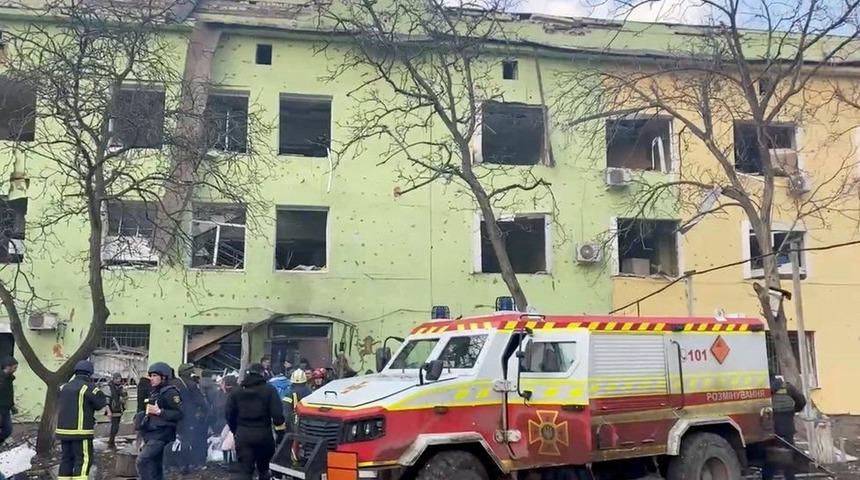 Twitter, Rusya Büyükelçiliği’nin bombalanan çocuk hastanesiyle ilgili paylaşımlarını kaldırdı