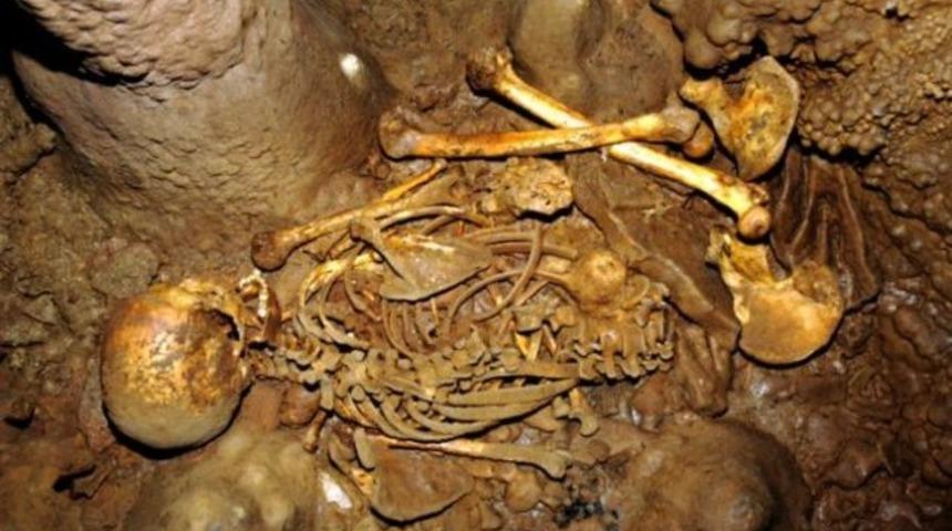 D&uuml;nyanın en eski mavi g&ouml;zleri