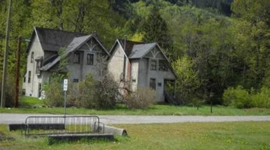 Kanada'da 1 dolara satılık ev