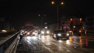 13 aracın karıştığı kazada yol 1 saat sonra trafiğe açılabildi