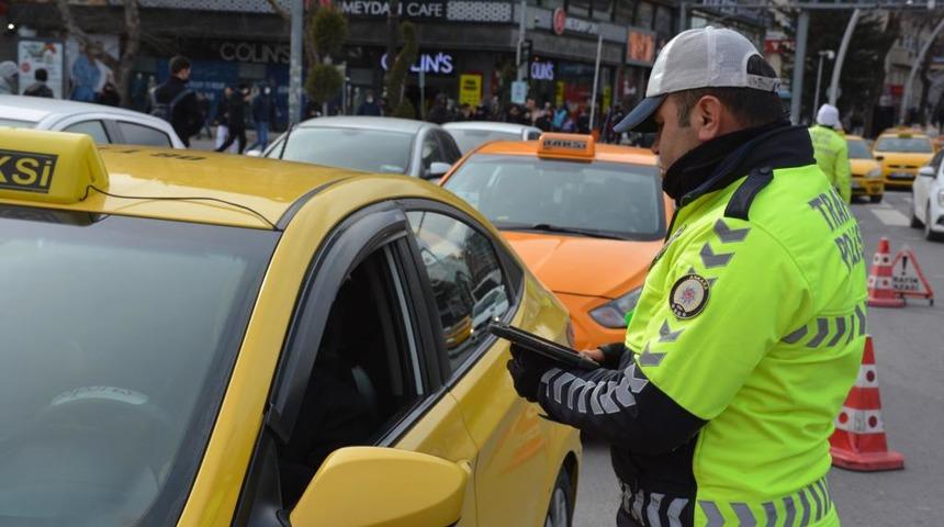 Emniyet ve Jandarma'dan geniş çaplı denetim! 20 bin personel katıldı