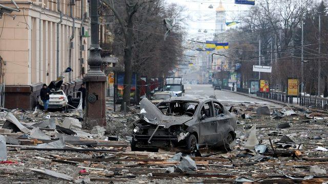 Harkov'daki hava saldırıları ve misket bombası saldırıları büyük bir yıkıma yol açtı.