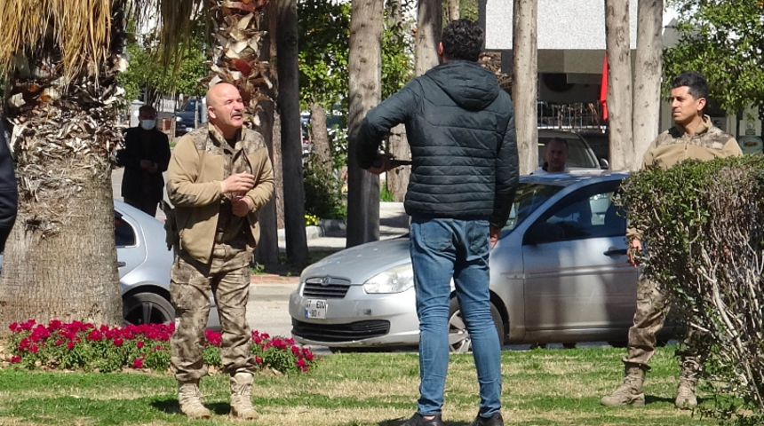 Antalya'da açığa alınan özel harekat polisi kabus yaşattı! Polis eşinin tabancasını alıp...