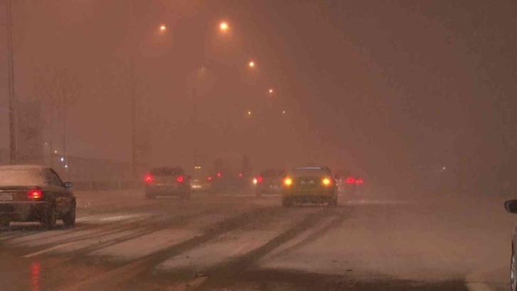 Son Dakika: İstanbul'da kuvvetli kar fırtınası! Uyarılar peş peşe geldi... Araçlarını yol kenarına bırakıp gittiler G3