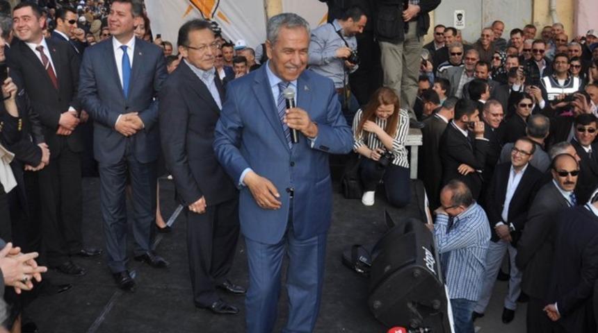 B&uuml;lent Arın&ccedil;&rsquo;ı g&uuml;ld&uuml;ren anons