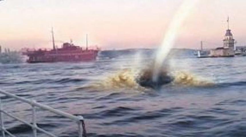 İstanbul Boğazı'nda büyük panik