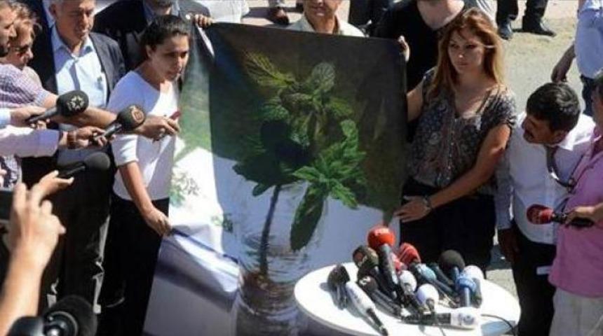 Çiçek ve Özkan'ın kızından eylem